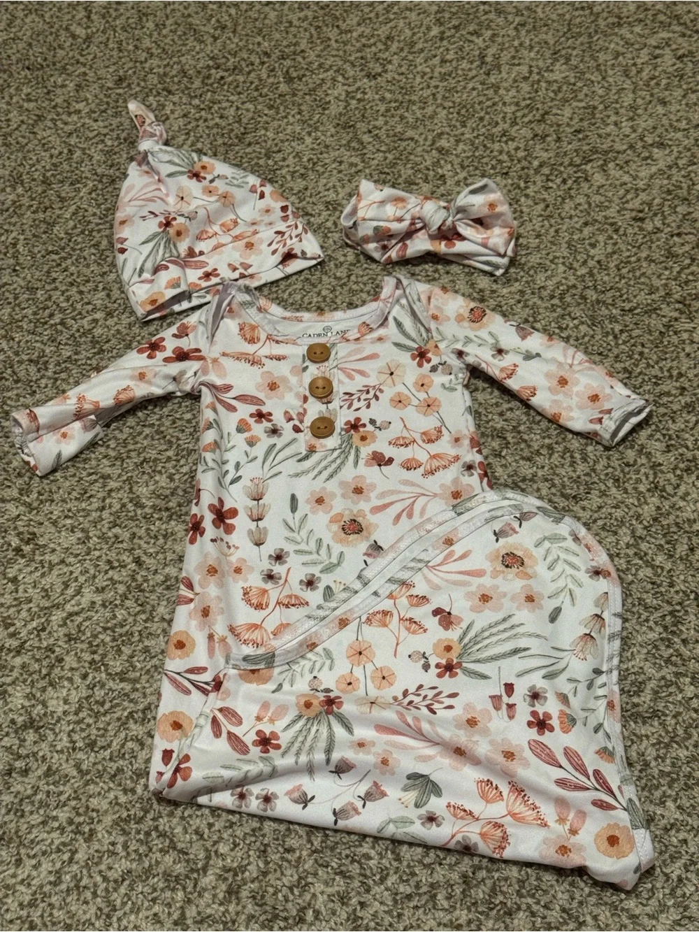 Set/3 Caden Lane Newborn Girl Knotted Gowns w/ Accessories
